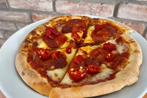 EFI-Hostinec-Konírna zámecká pizza z pece